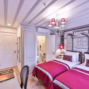 9 Doors Istanboel